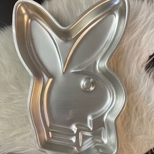 PLAYBOY BUNNY VINTAGE WILTON CAKE PAN
